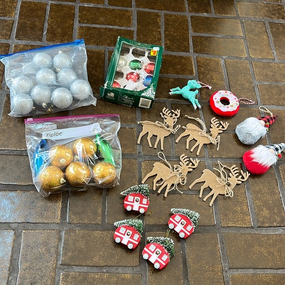 Other - 35 Piece Lot of Random Christmas Tree Ornaments